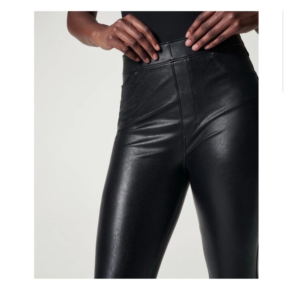 SPANX - leather jegging with pockets. SIZE XS